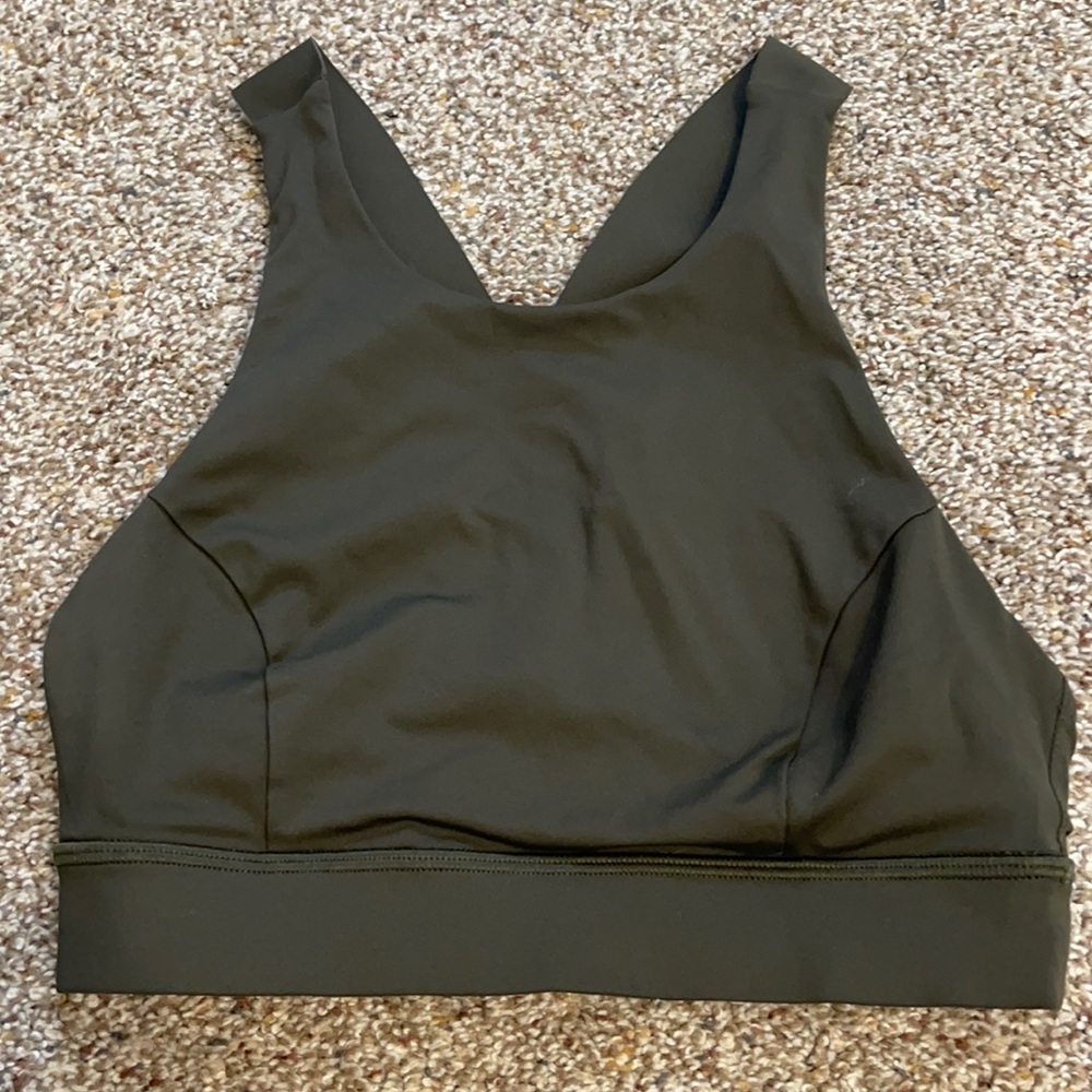 Lululemon women’s high neck sports bra size 4